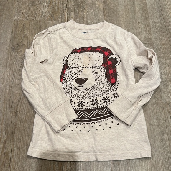 Holiday polar bear. Kids size 5, Old Navy long sleeve t-shirt. - Picture 2 of 4